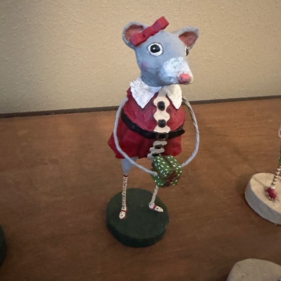 Festive Holiday Elf and Mouse Figurine Set - Picture 4 of 7